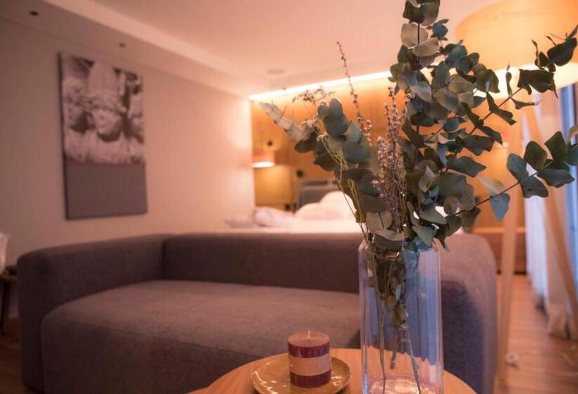Vallivana Suites