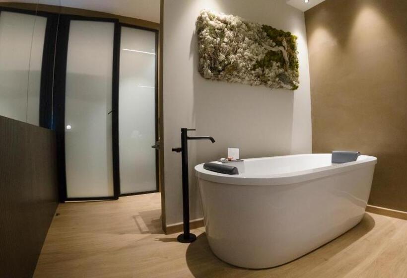 Vallivana Suites