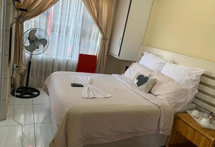 تختخواب و صبحانه Ekaya Palace Guest House