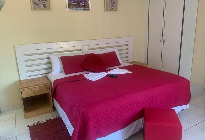 تختخواب و صبحانه Ekaya Palace Guest House