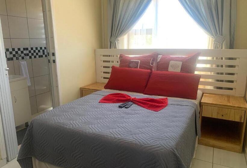تختخواب و صبحانه Ekaya Palace Guest House
