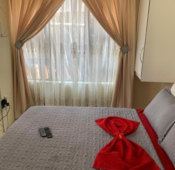 تختخواب و صبحانه Ekaya Palace Guest House