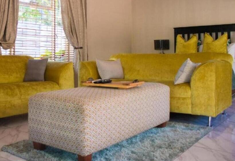 ペンション Monacco Guest House