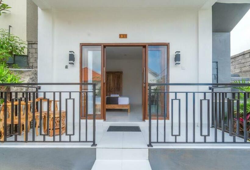پانسیون Wooden Puri Guesthouse By Bukit Vista