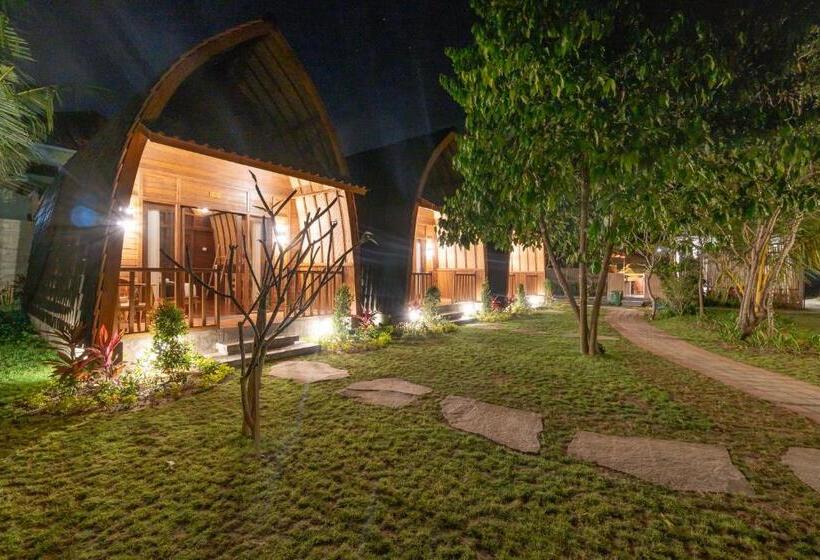 پانسیون Wooden Puri Guesthouse By Bukit Vista