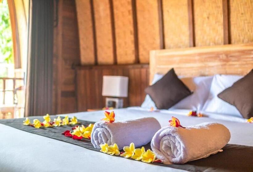 پانسیون Wooden Puri Guesthouse By Bukit Vista