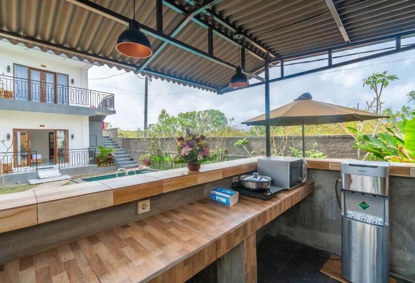 پانسیون Wooden Puri Guesthouse By Bukit Vista