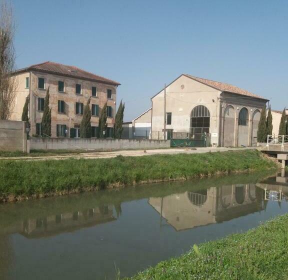 هتل Agriturismo Corte Filippi