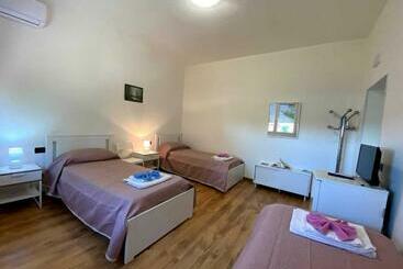 هتل Agriturismo Corte Filippi