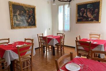 هتل Agriturismo Corte Filippi