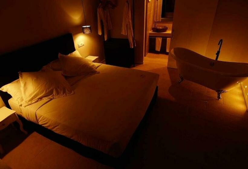 膳宿费 El Silencio Boutique Room