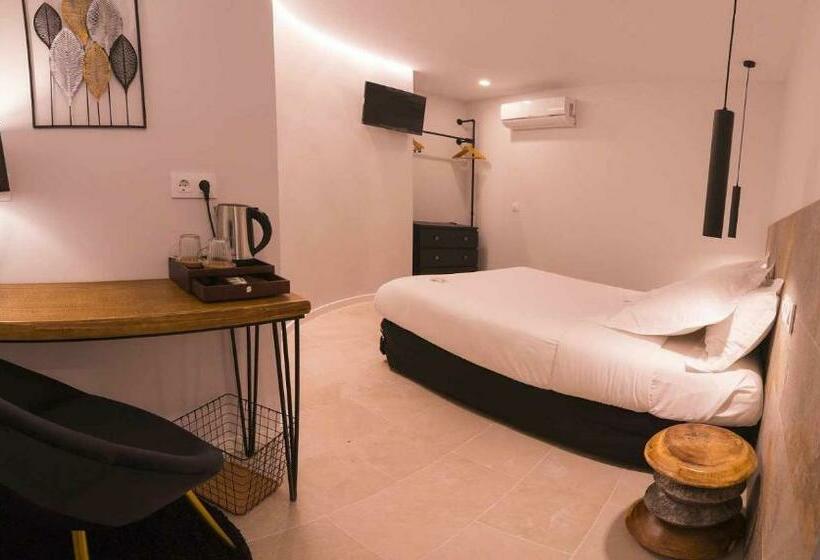 膳宿费 El Silencio Boutique Room