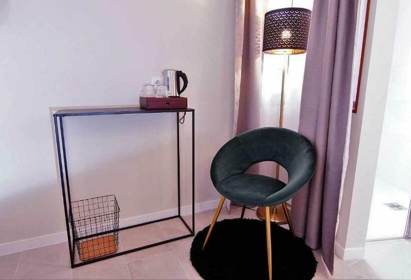 膳宿费 El Silencio Boutique Room