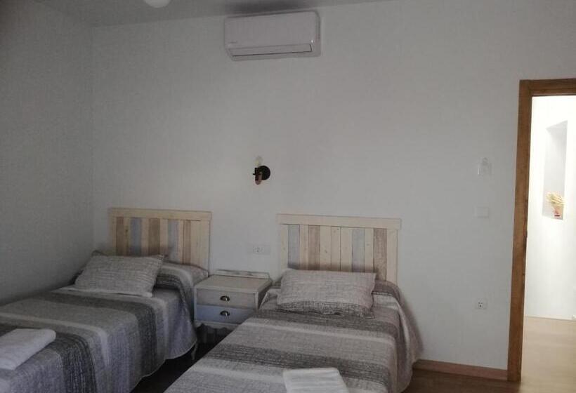 پانسیون Hostal El Lugar De La Mancha