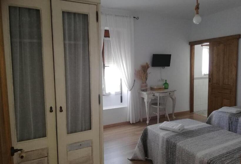 پانسیون Hostal El Lugar De La Mancha