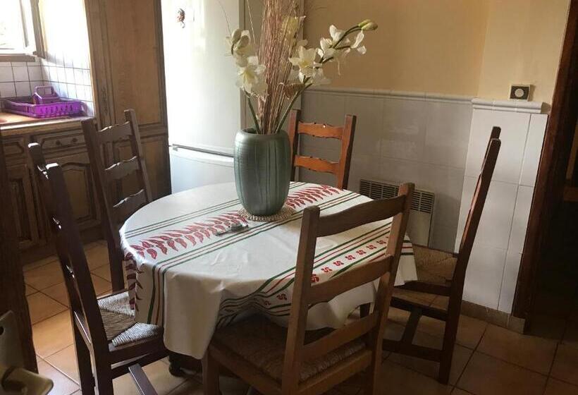 تختخواب و صبحانه Chambre D Hotes Chez Christiane