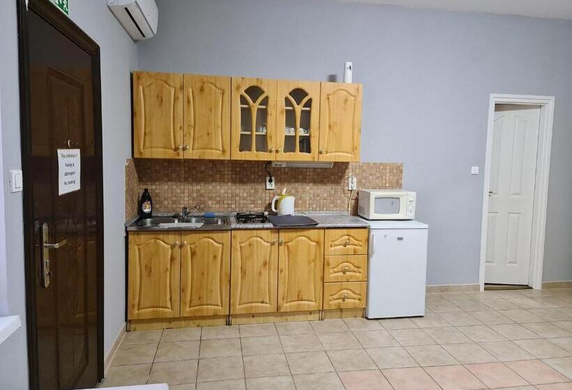 پانسیون Amina Apartman