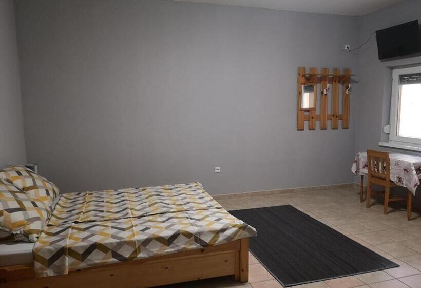پانسیون Amina Apartman