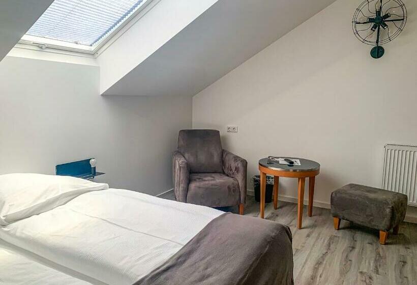 پانسیون Prima Inn Unterkunft Direkt über Der Bar Am Minimax