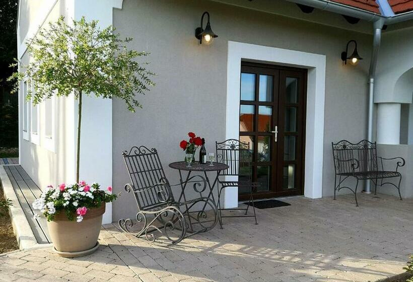 펜션 Villa Tilia Vászoly