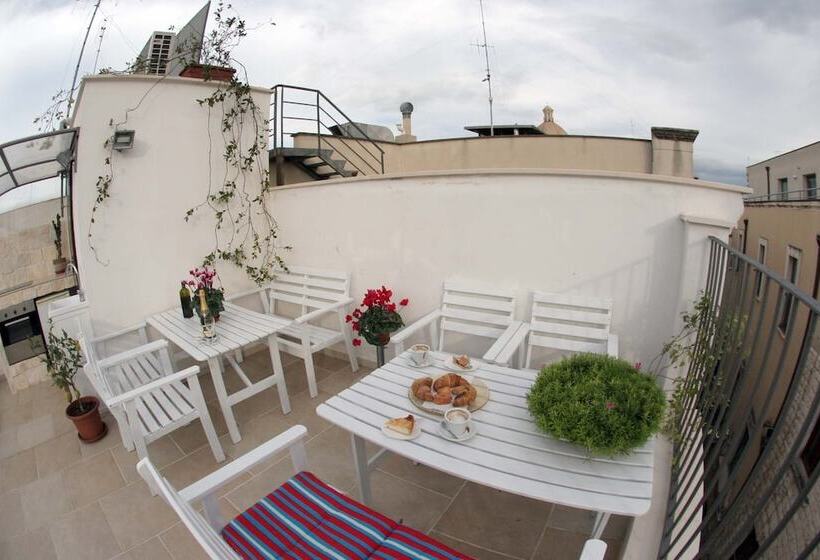 تختخواب و صبحانه Saint Nicholas Plaza