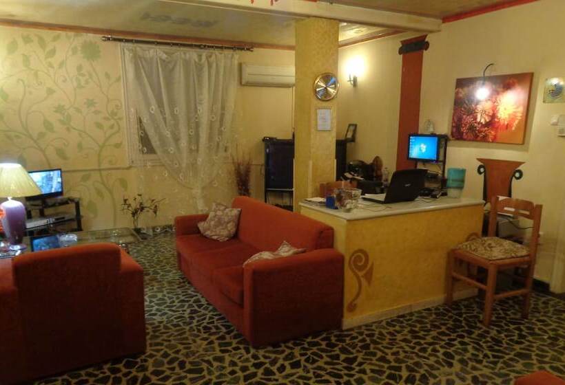 مسافرخانه Athens House