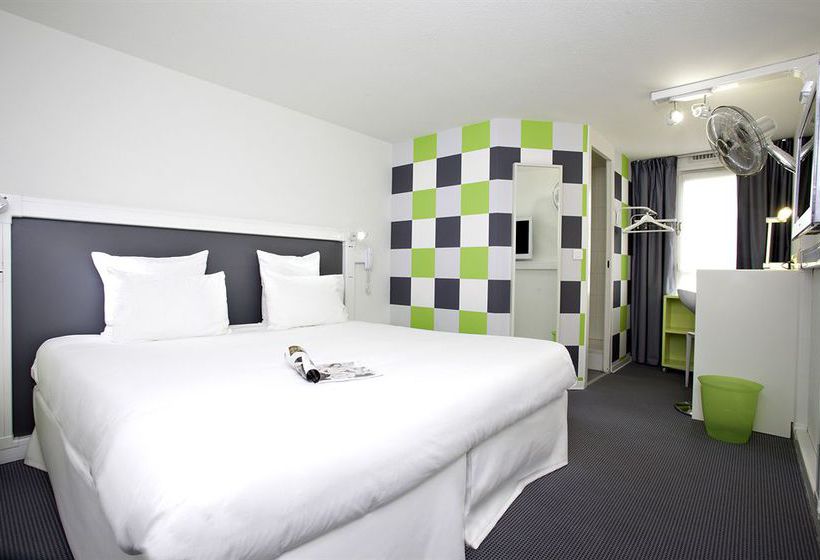 ホテル Sure  Bordeaux Aeroport