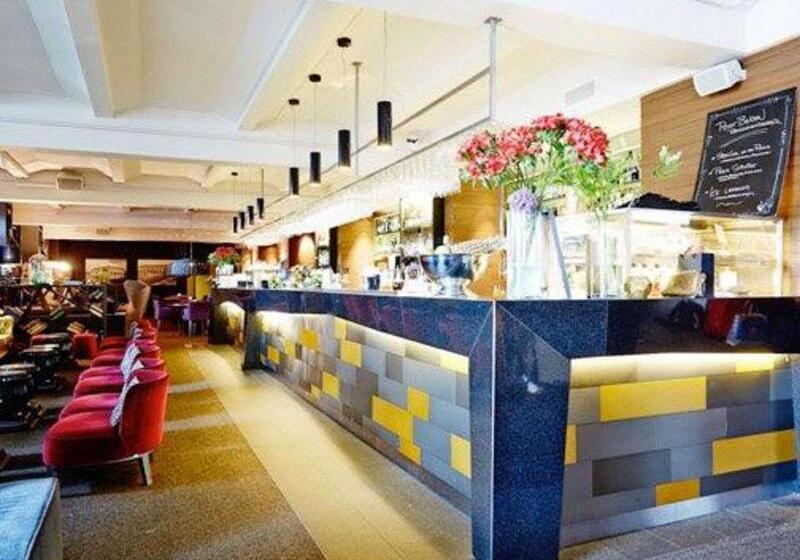 Clarion Hotel Post