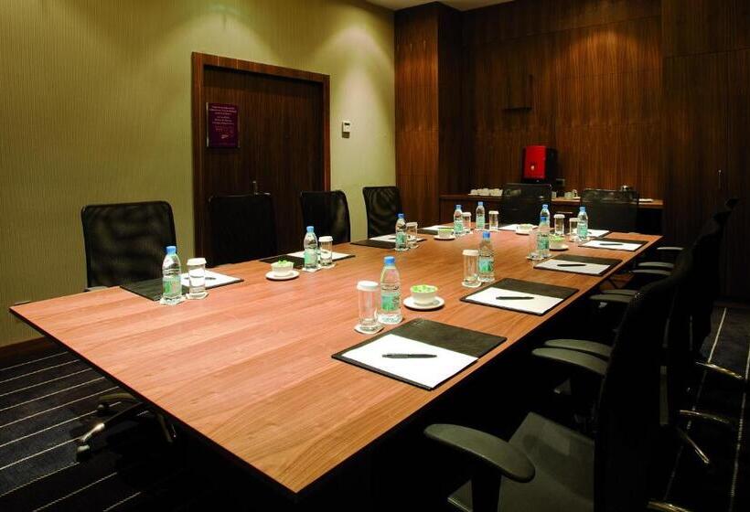 בית מלון כפרי Crowne Plaza Istanbul Harbiye, An Ihg