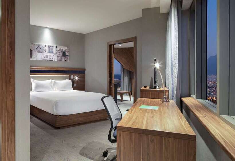 هتل Hampton By Hilton Bursa