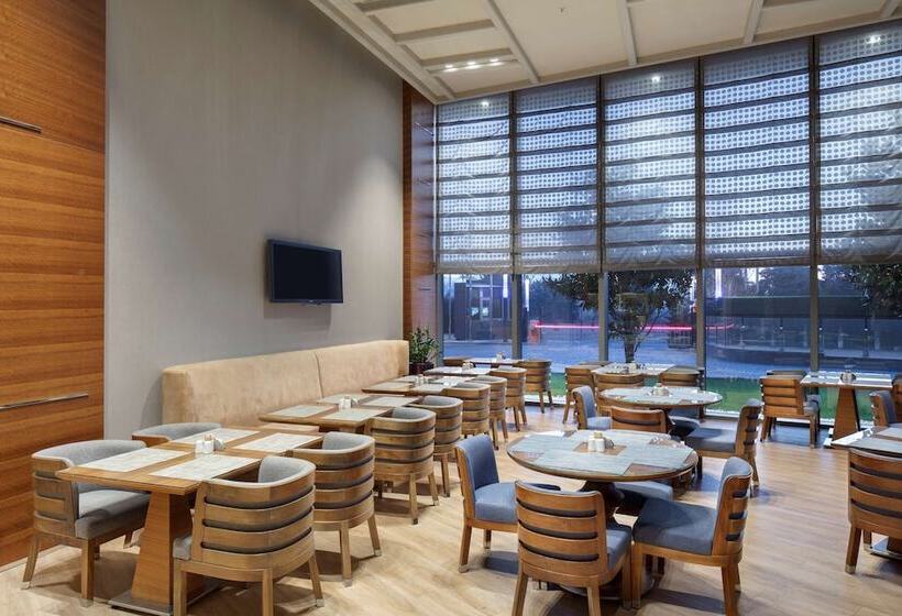 هتل Hampton By Hilton Bursa