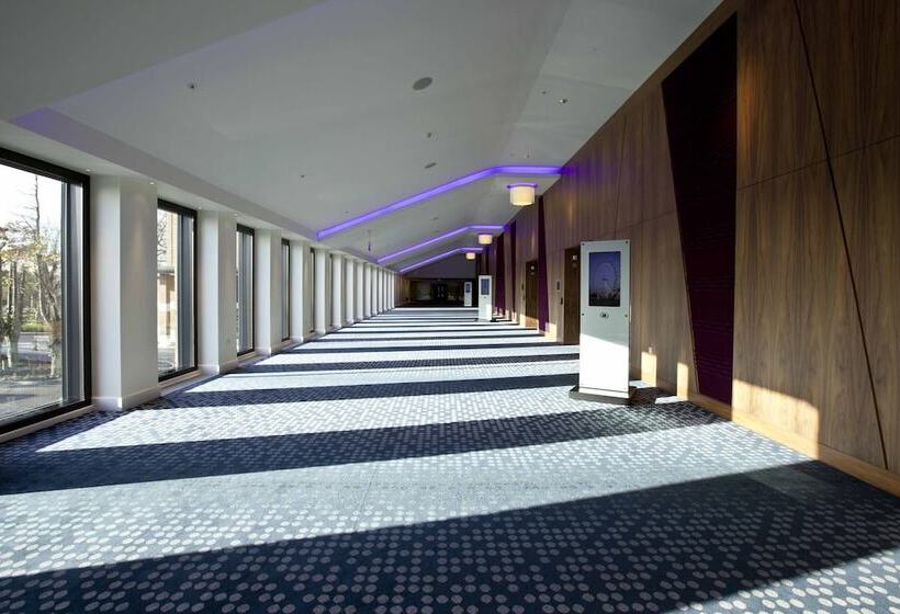 酒店 Hilton London Heathrow Airport Terminal 5