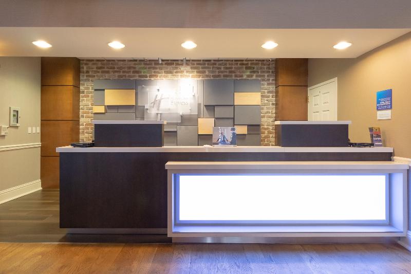 هتل Holiday Inn Express Savannah   Historic District