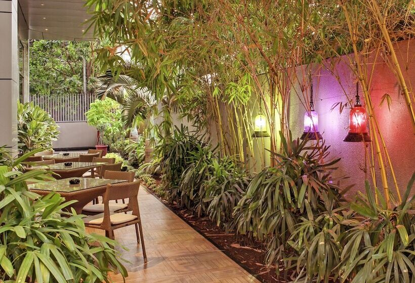 هتل Ibis Mumbai Airport   An Accor Brand
