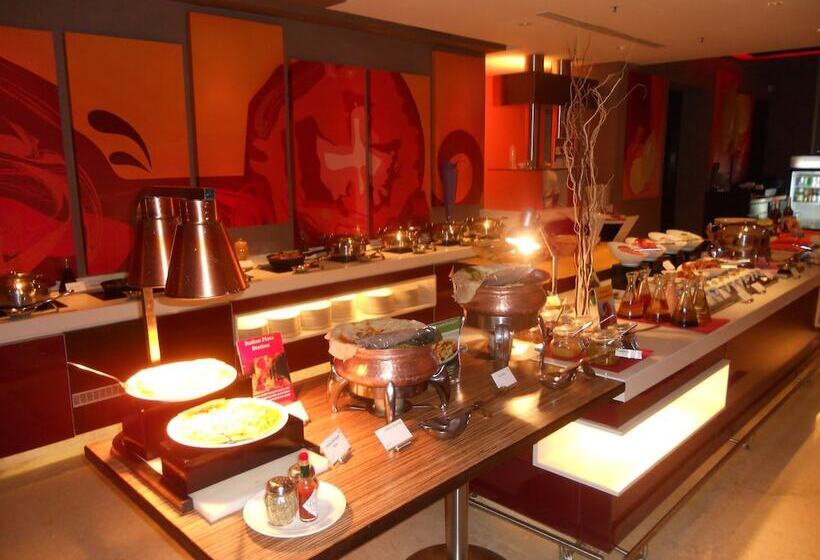 هتل Ibis Mumbai Airport   An Accor Brand