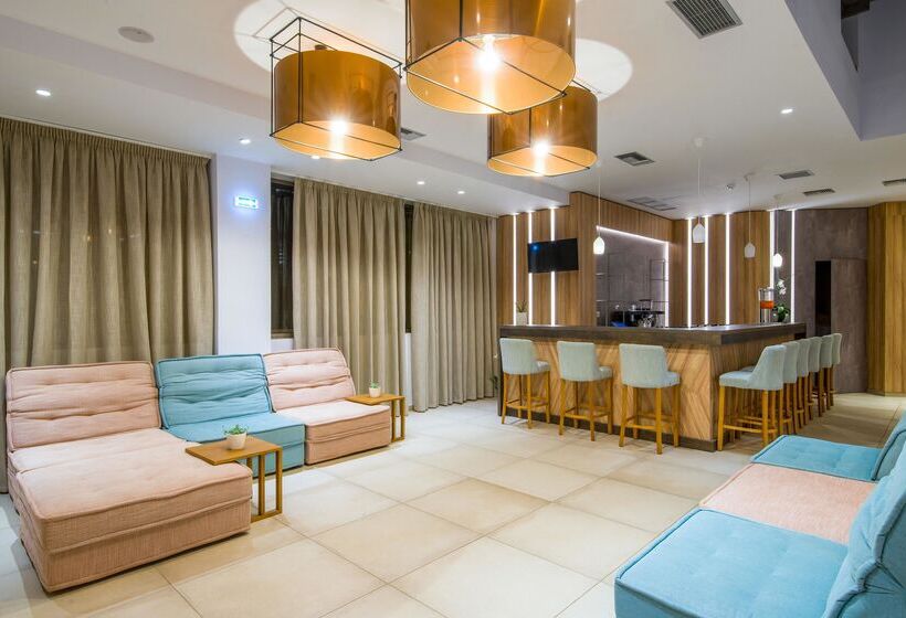هتل Kiani Beach Resort Family All Inclusive