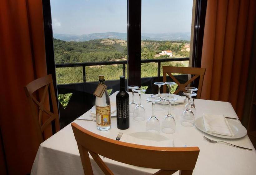 فندق Restaurante Novella