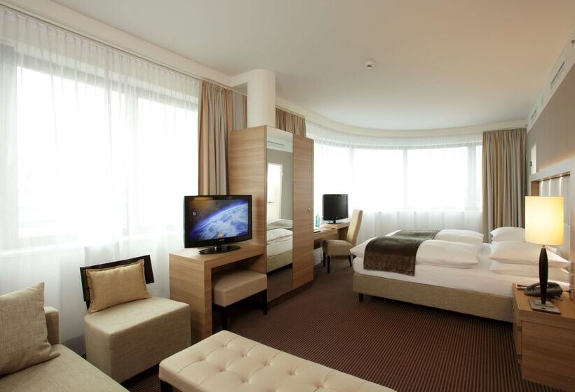 Fotos del hotel H4  Berlin Alexanderplatz:  9