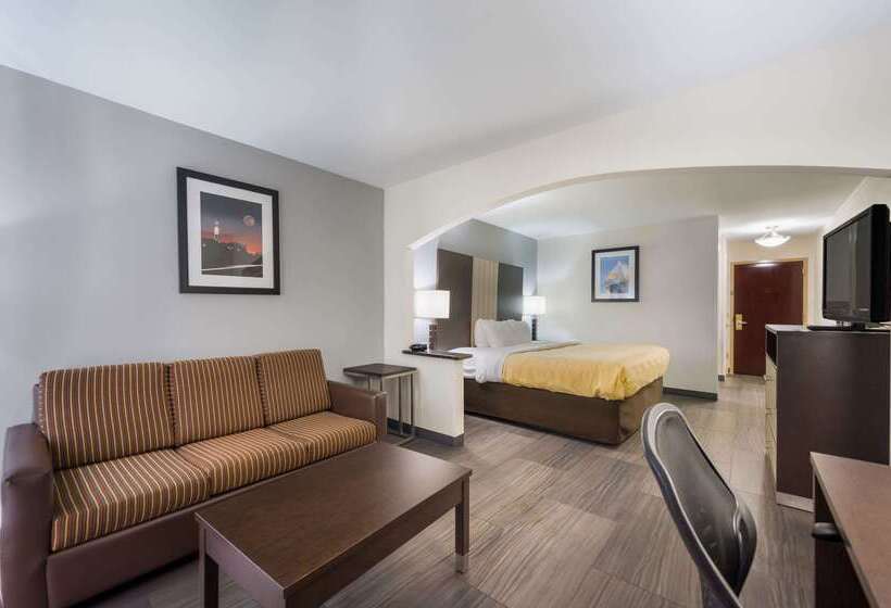 هتل Quality Inn & Suites Huntsville Research Park Area