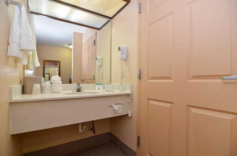 هتل Quality Inn & Suites Huntsville Research Park Area