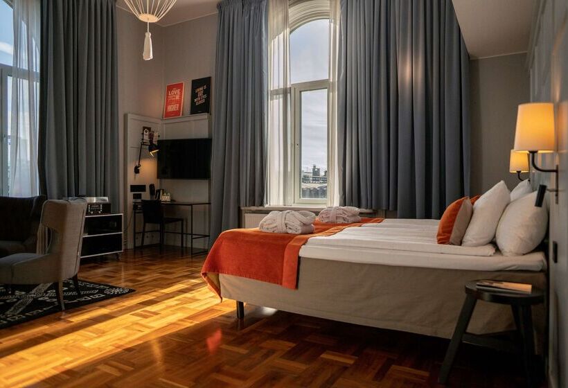 هتل Scandic Grand Central