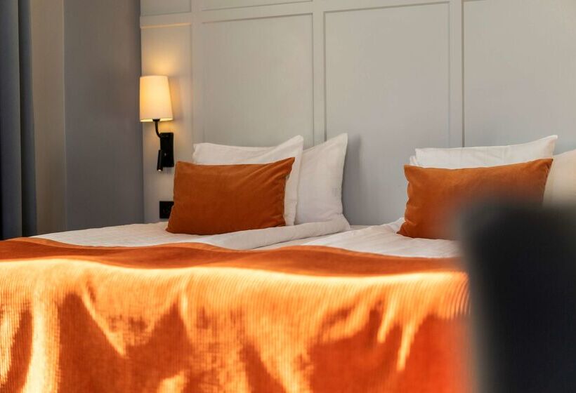 هتل Scandic Grand Central