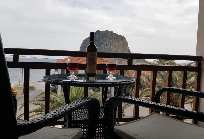 هتل The Flower Of Monemvasia
