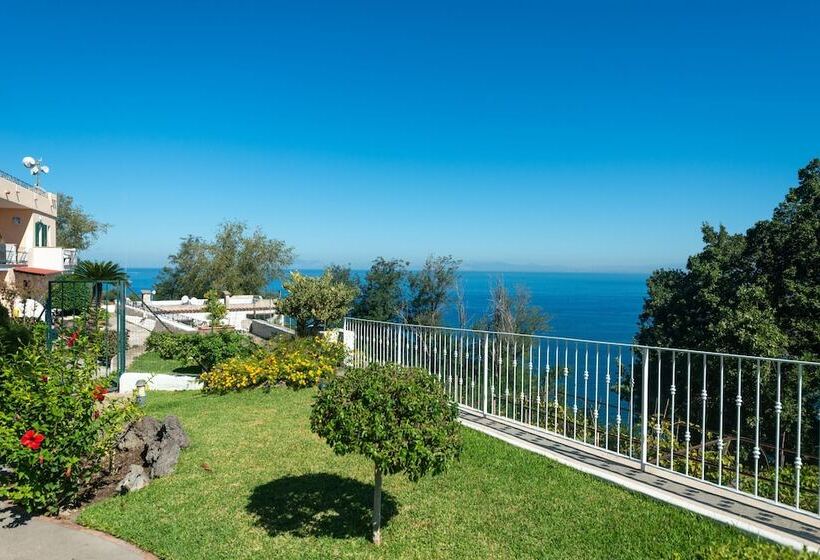 هتل Villa Ireos