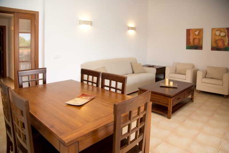 استراحتگاه Villas Menorca Sur