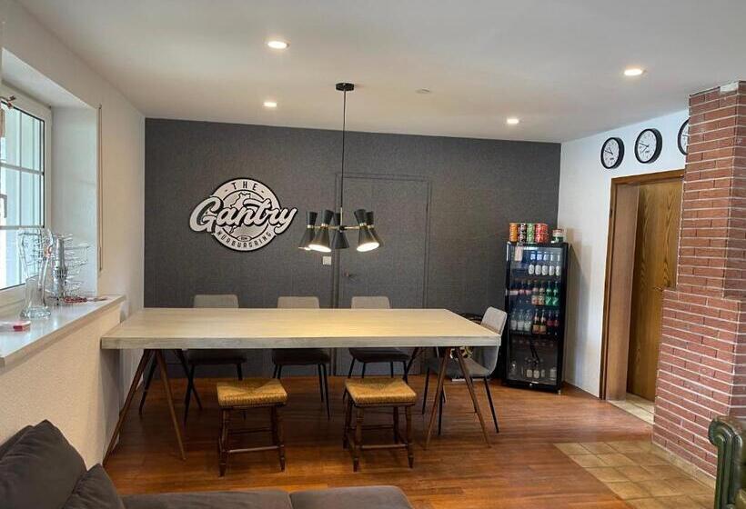 بنسيون The Gantry