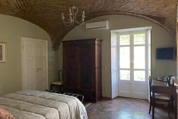 تختخواب و صبحانه Bed&breakfast Villa Camilla