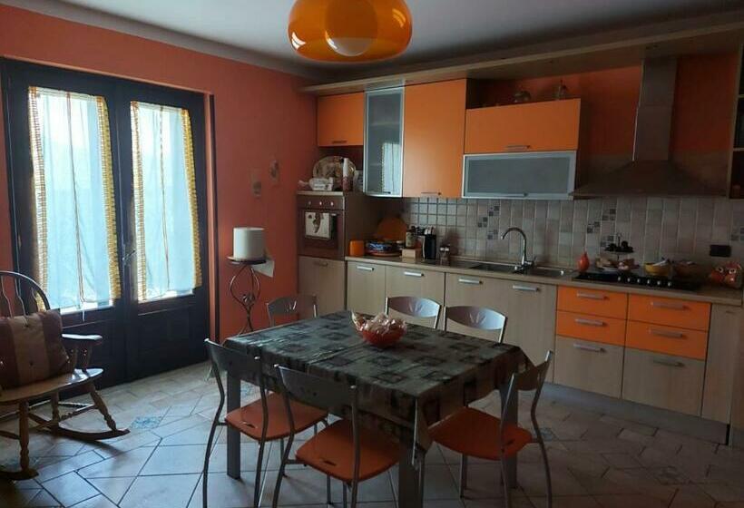 تختخواب و صبحانه Casale Di Pesche
