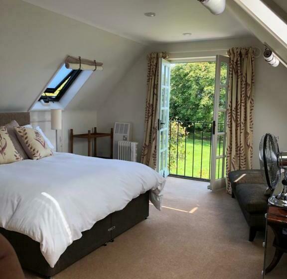 تختخواب و صبحانه The Old School, Idbury, Ox7 6ru