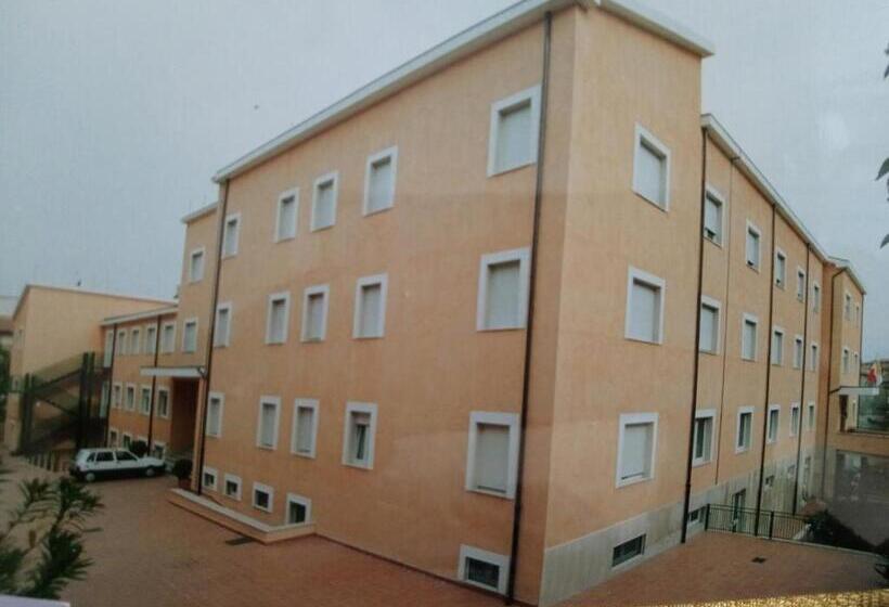 هتل Casapaceebene